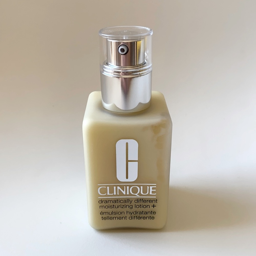 NWOB Clinique dramatically different moisturizing lotion